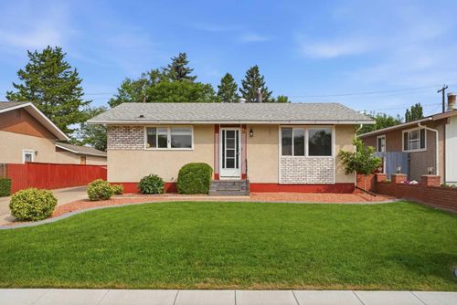 23 Fairway Ave, Red Deer, AB, T4N4Y9 | Card Image