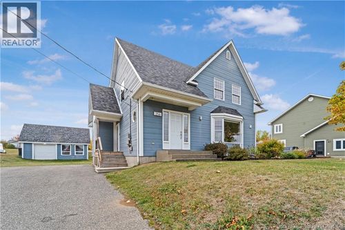 256 Rue Foulem, Caraquet, NB, E1W1A4 | Card Image