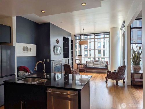s1502-910 Lenora St, Seattle, WA, 98121-2754 | Card Image