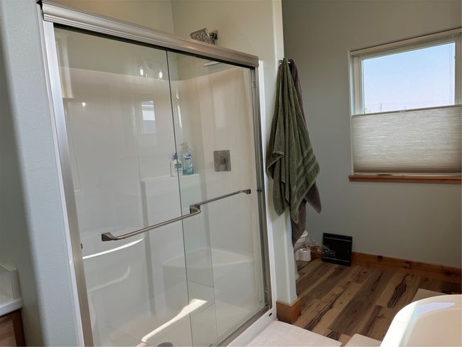 Walk-in Shower | Image 28