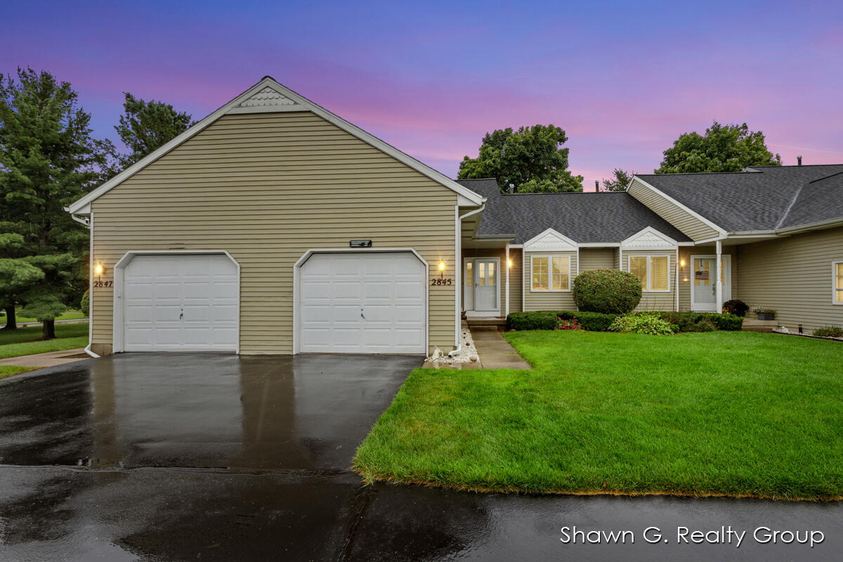 Parkside Dr, Jenison, MI 49428