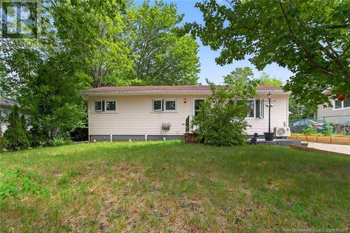 212 Ogden Dr, Riverview, NB, E1B2S4 | Card Image