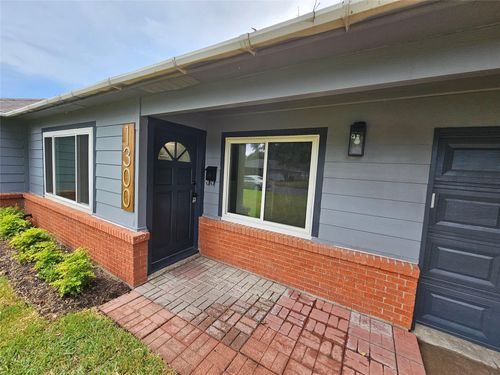 1300 Lawrence St, Rosenberg, TX, 77471-3830 | Card Image