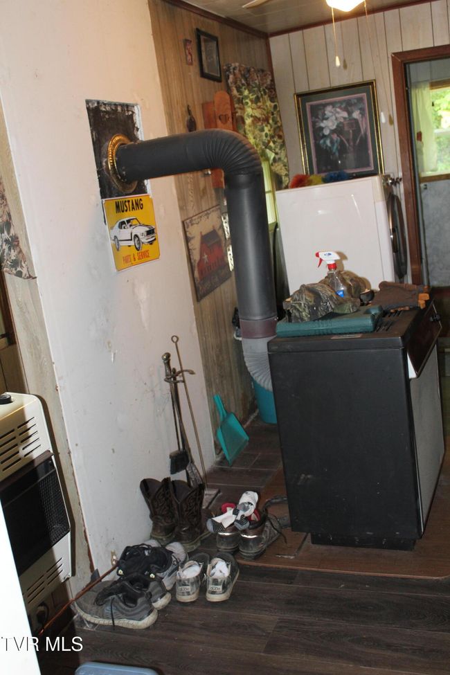 Combustioneer Stove in Additionn to Heat Pum | Image 12