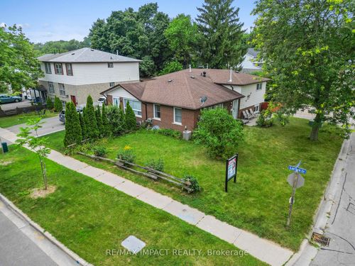 715 Greenoch Crt, Oshawa, ON, L1J6H4 | Card Image