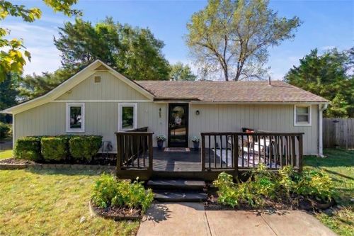 401 Harrison St, Spring Hill, KS, 66083-9131 | Card Image