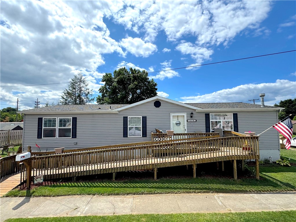 Watkins Ave, Latrobe, PA 15650