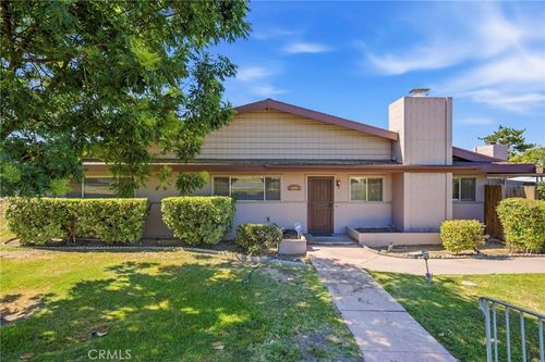 2813 Summit Cir, Bakersfield, CA, 93306-1061 | Card Image