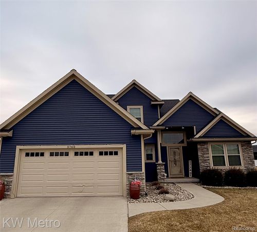 5760 Stone Briar Ln S, Freeland, MI, 48623-9580 | Card Image