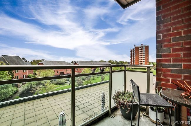 Balcony | Image 10