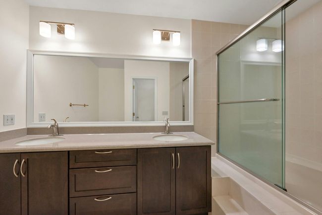 Full bath double vanity | Image 7