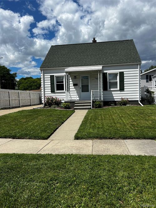 740 W Shevlin Avenue W, Hazel Park, MI, 48030 | Card Image