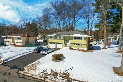 20 Mirror Lake Rd, Spring Valley, NY, 10977-4319 | Card Image