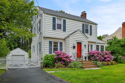 161 Crestwood Rd, Fairfield, CT, 06824-7610 | Card Image