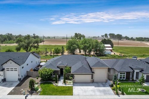 8833 E Hyacinth St, Nampa, ID, 83687-7811 | Card Image