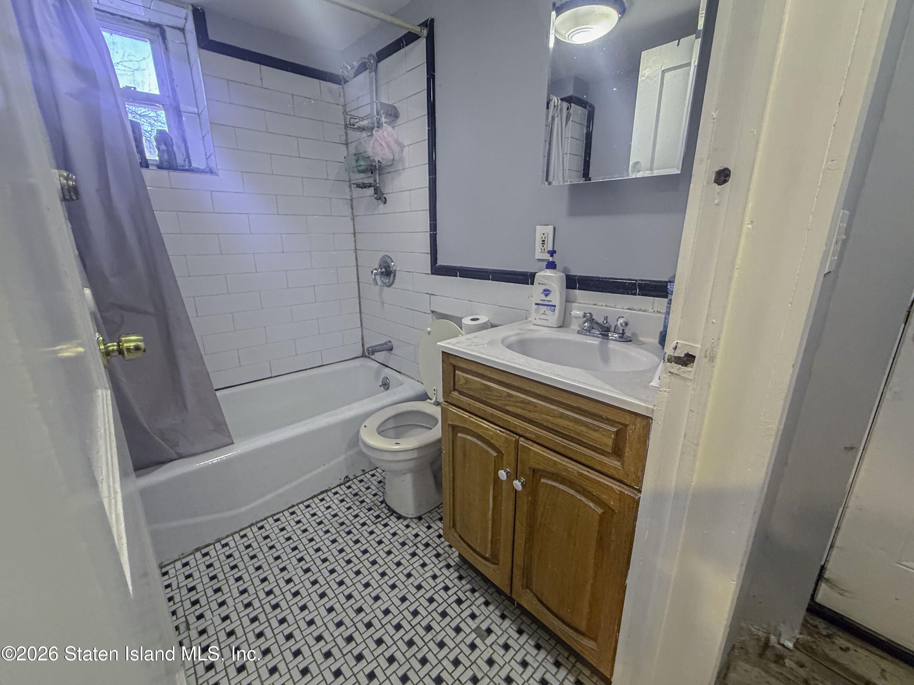 Residential Income in Staten Island 4