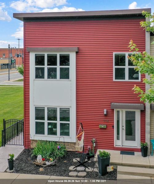 318 N Van Buren Street, GREEN BAY, WI, 54301 | Card Image