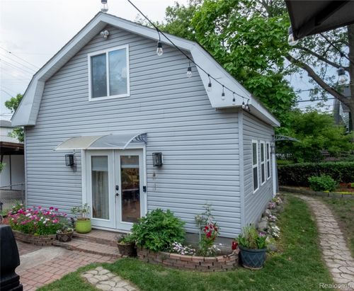 1036 Irving Ave, Royal Oak, MI, 48067-3311 | Card Image