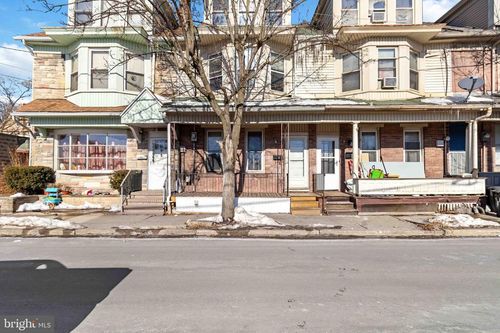 11 W Commerce St, SHAMOKIN, PA, 17872-5318 | Card Image