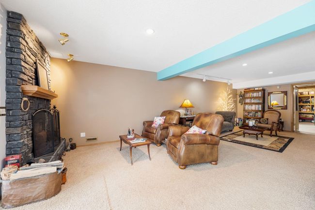 19 Sunrise Way, Home with 3 bedrooms, 3 bathrooms and 4 parking in Priddis Greens AB | Image 39