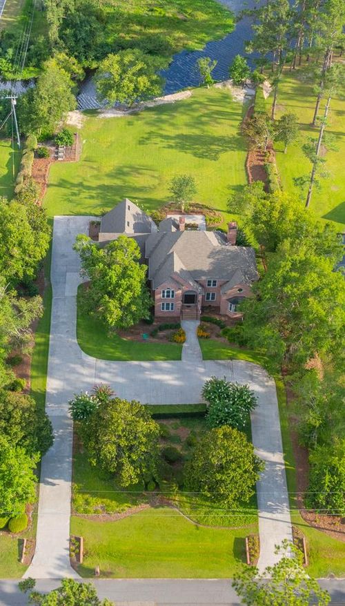 1001 Cherry Creek Dr, Valdosta, GA, 31605-5922 | Card Image