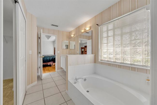 Soaking Tub | Image 15