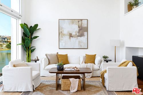 5106 Pacific Ave, Marina del Rey, CA, 90292-5112 | Card Image