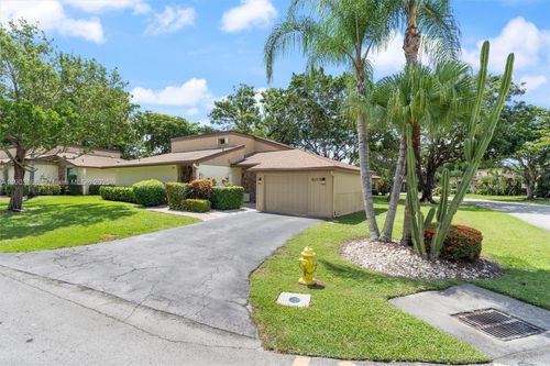 57-8001 Royal Palm Cir, Tamarac, FL, 33321-2723 | Card Image