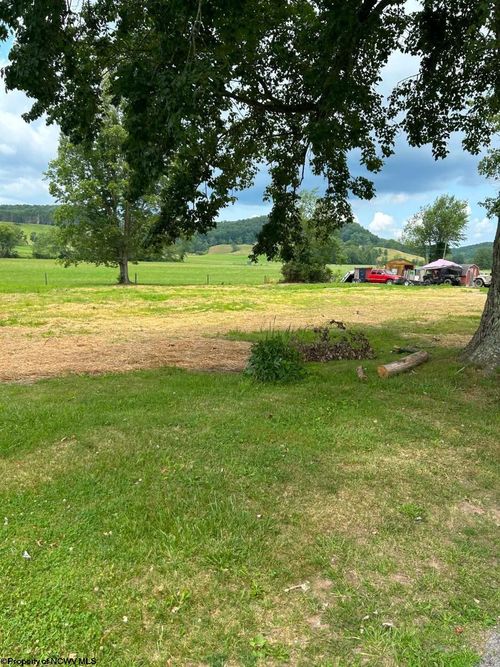 123 Freemans Rd, French Creek, WV, 26218-2070 | Card Image