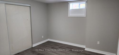 bsmnt-70 Clementine Sq, Scarborough, ON, M1G2V7 | Card Image