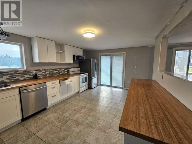 7 Partridge Ave, Home with 2 bedrooms, 2 bathrooms and null parking in Manitouwadge ON | Image 10