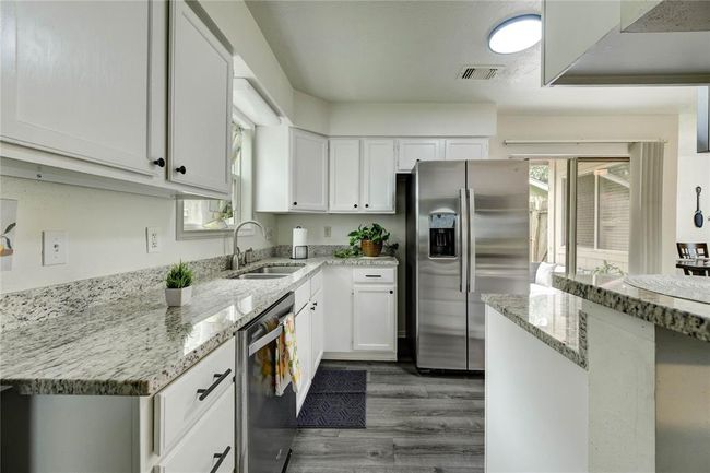 Kitchen area | Image 22