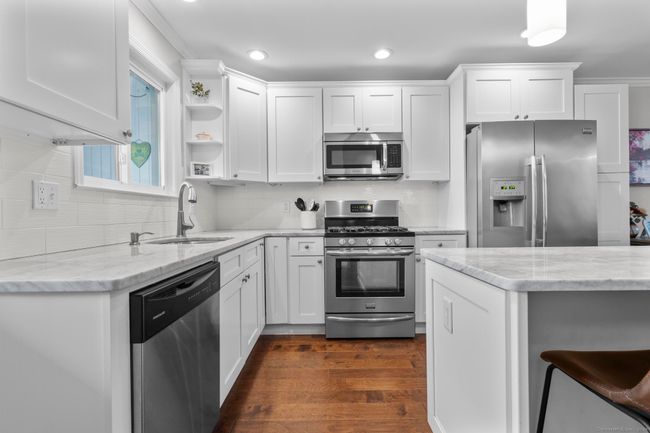 APT-5 - 92 Lafayette St, Condo with 2 bedrooms, 2 bathrooms and 2 parking in Stamford CT | Image 6