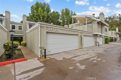 unit-2-22123 Burbank Blvd, Woodland Hills, CA, 91367-6217 | Card Image