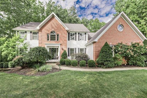 225 Linwood Ln, Aurora, OH, 44202-7856 | Card Image