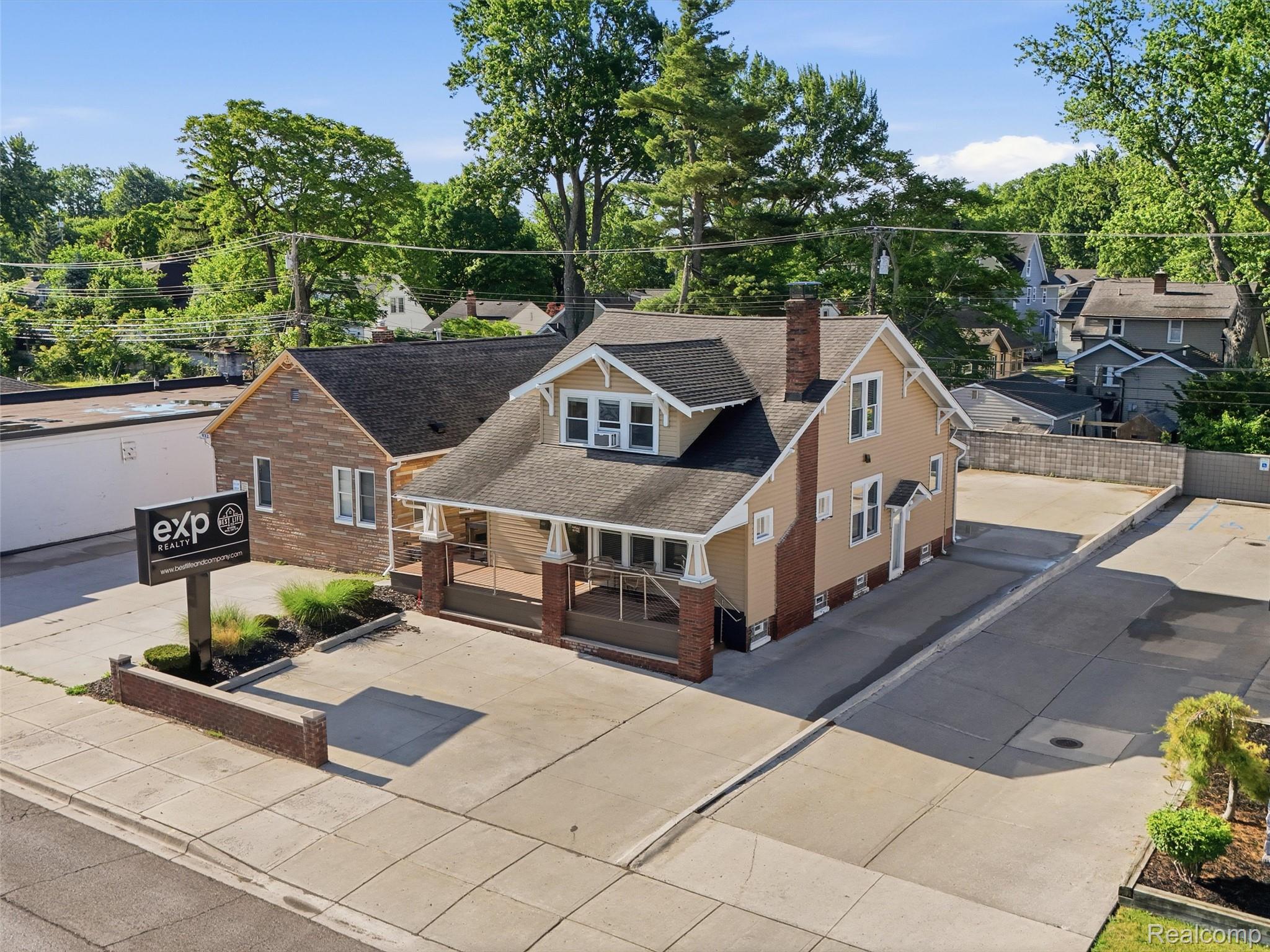Commercial Lease in Royal Oak