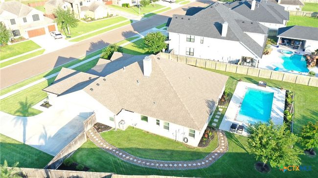 107 Chisholm Trl, House other with 4 bedrooms, 3 bathrooms and null parking in Victoria TX | Image 39