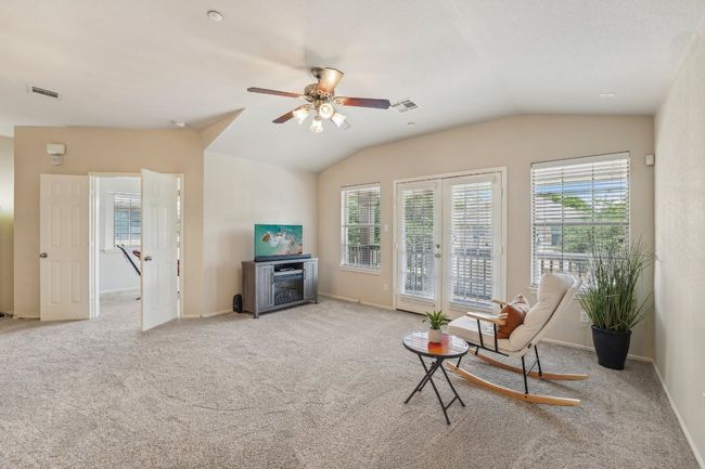 A Room to Recharge – Peaceful ambiance ideal for rest and rejuvenation. | Image 12