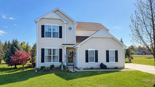 2039 Greenview Dr, Woodstock, IL, 60098-7005 | Card Image