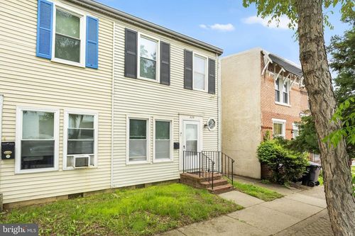 325 E 13th St, WILMINGTON, DE, 19801-3435 | Card Image