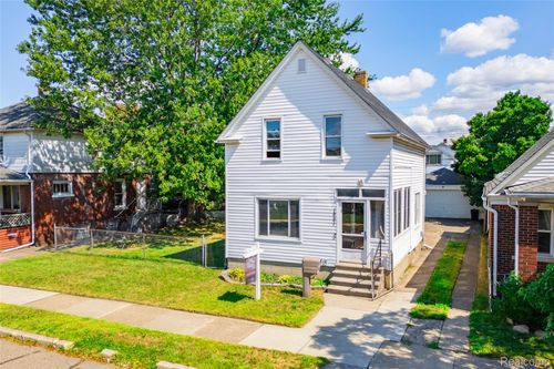 1821 4th St, Wyandotte, MI, 48192-3904 | Card Image