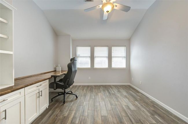 21811 Blossom Grove Ln, House other with 3 bedrooms, 2 bathrooms and 2 parking in Spring TX | Image 5