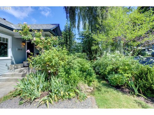 2615 Ne 42nd Ave, Portland, OR, 97213-1203 | Card Image