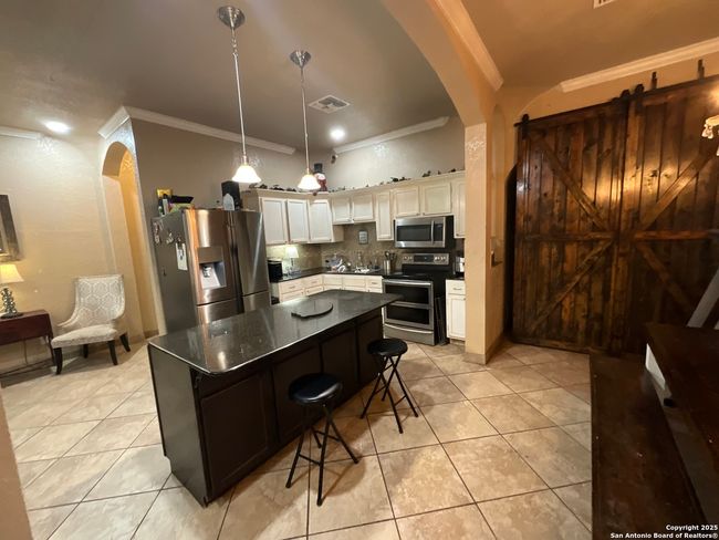 670 Quail Run, House other with 4 bedrooms, 3 bathrooms and null parking in Lytle TX | Image 21