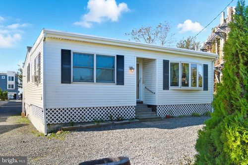 2 Northeast Dr, Manahawkin, NJ, 08050-4429 | Card Image