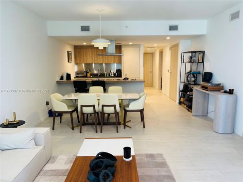 3905-1000 Brickell Plaza, Miami, FL, 33131 | Card Image