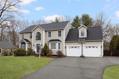 33 Old Meadow Ln, Cumberland, RI, 02864-4204 | Card Image