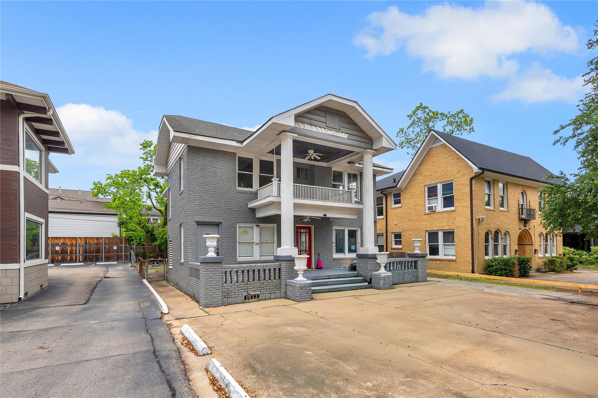 Residential Income in Houston 3