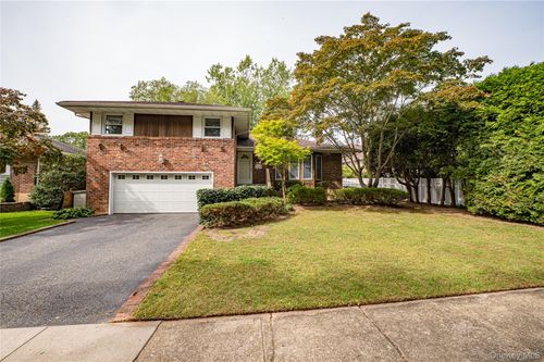 1872 Park Dr, Seaford, NY, 11783-2220 | Card Image