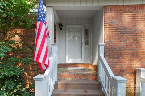 123 Haywood Knolls Dr, Hendersonville, NC, 28791-8705 | Card Image